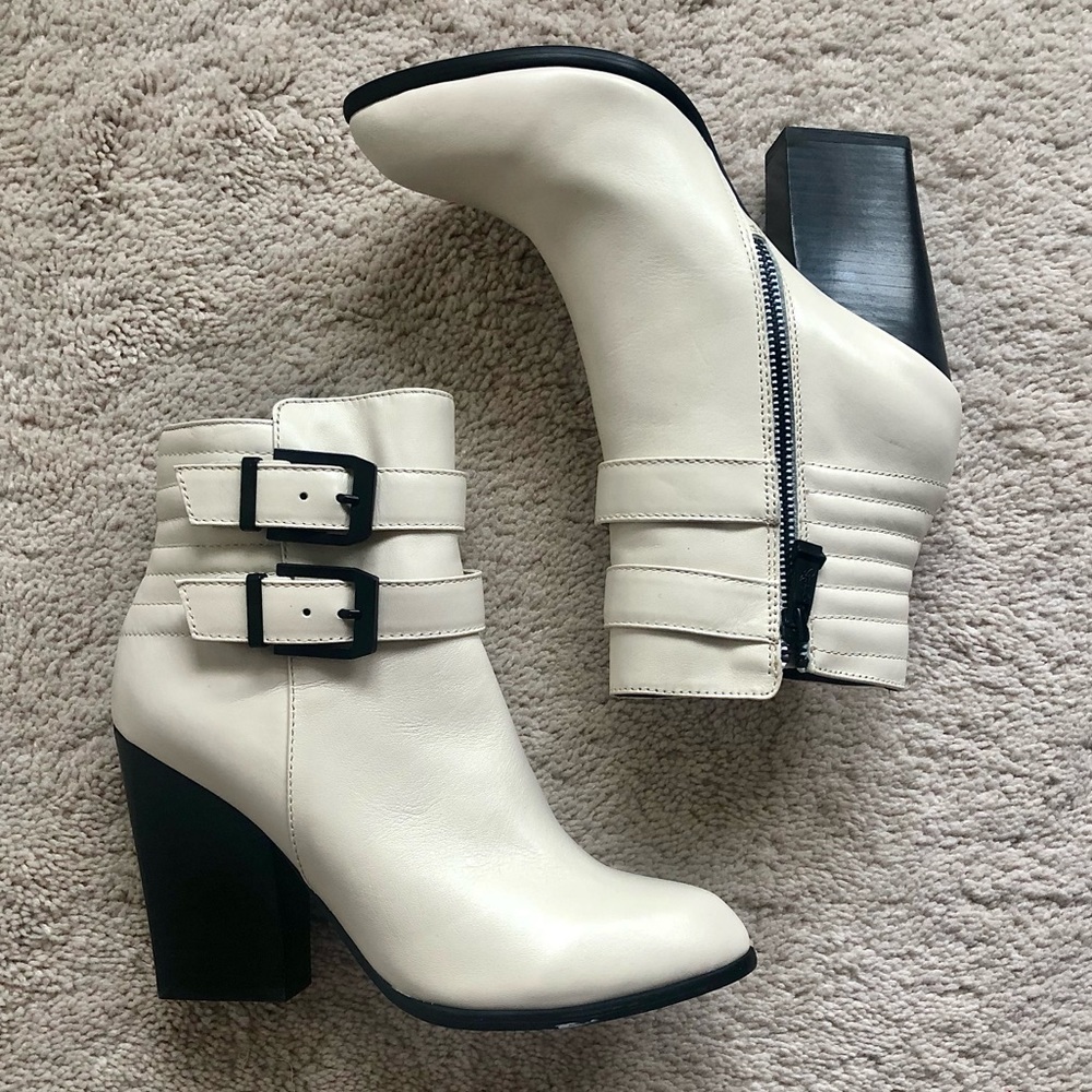 Report Signature boots
